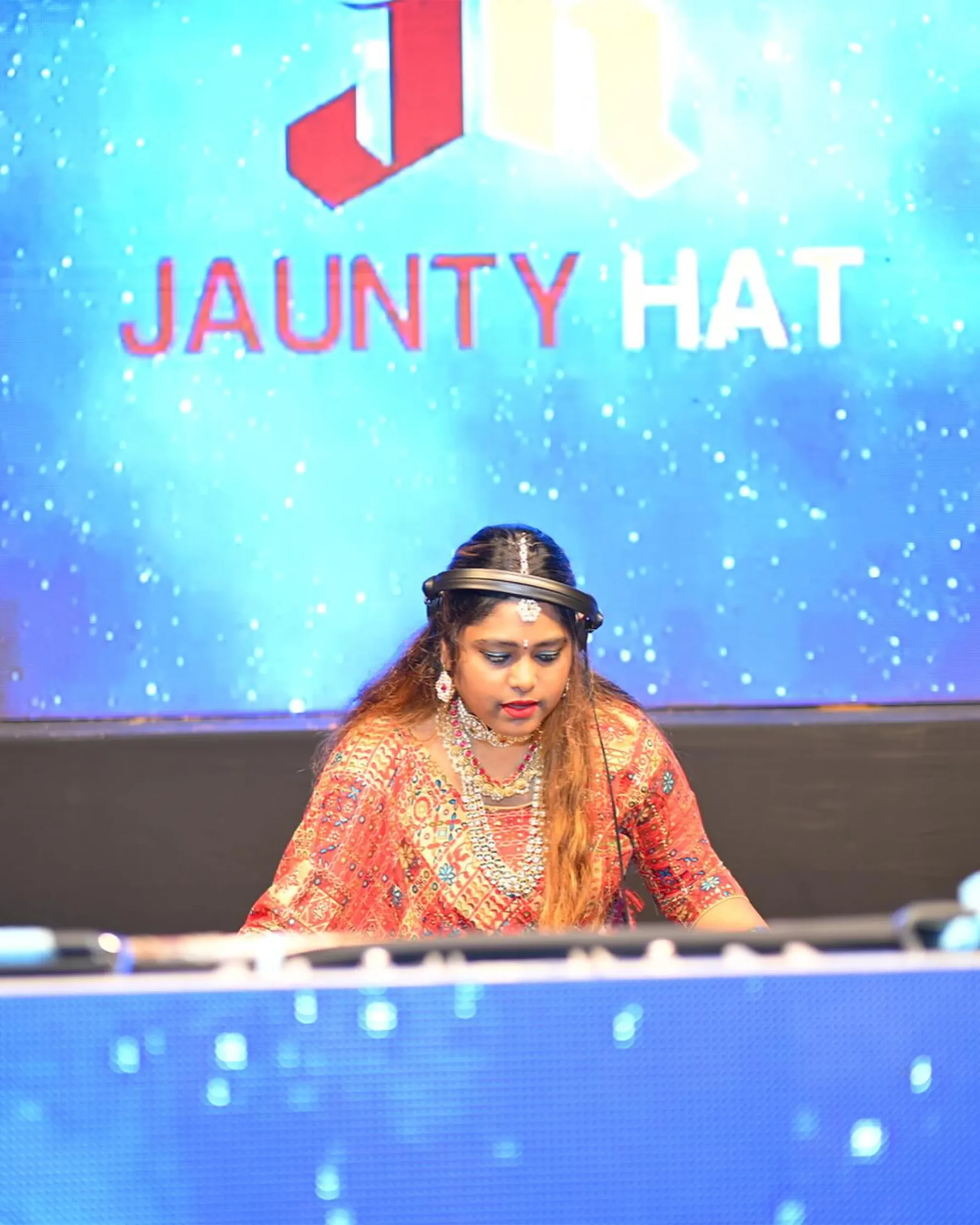 DJ